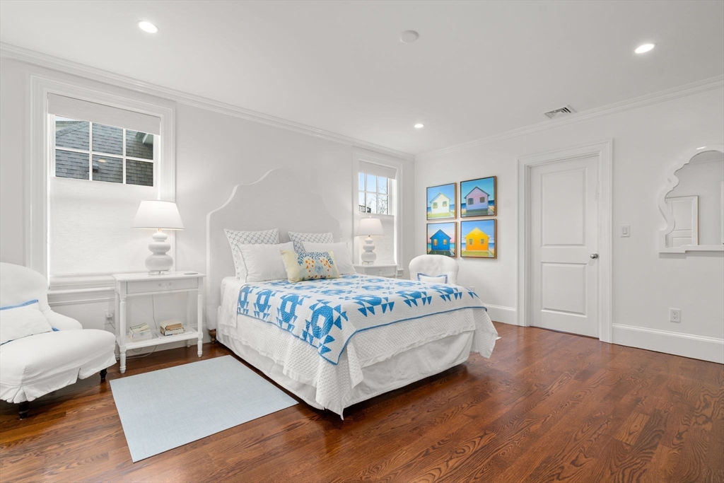 27 Summit Avenue, Unit 27 Brookline, MA 02446 - Photo 12 of 26