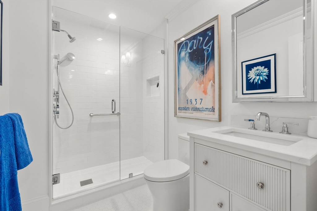 27 Summit Avenue, Unit 27 Brookline, MA 02446 - Photo 19 of 26