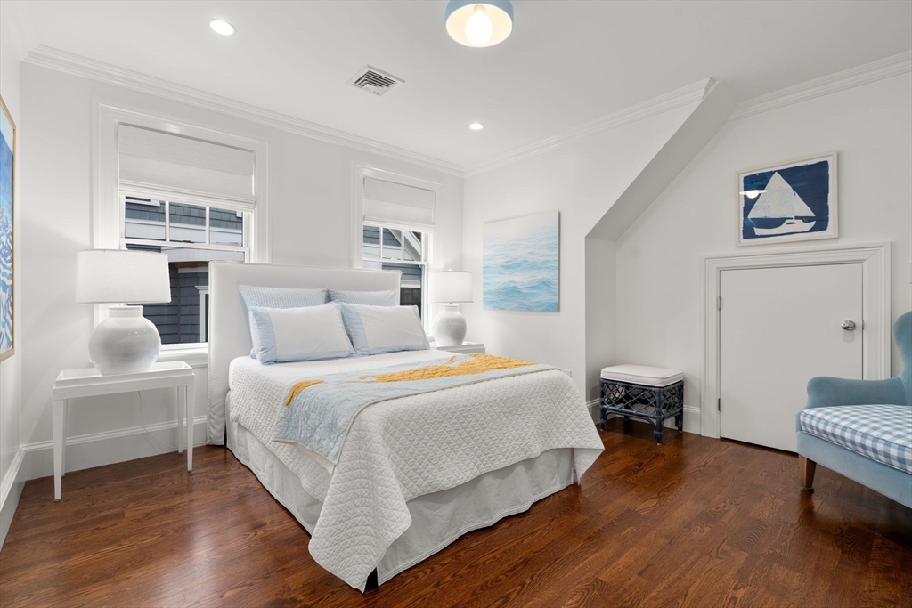 27 Summit Avenue, Unit 27 Brookline, MA 02446 - Photo 20 of 26