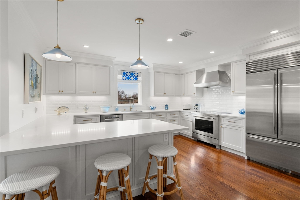 27 Summit Avenue, Unit 27 Brookline, MA 02446 - Photo 4 of 26