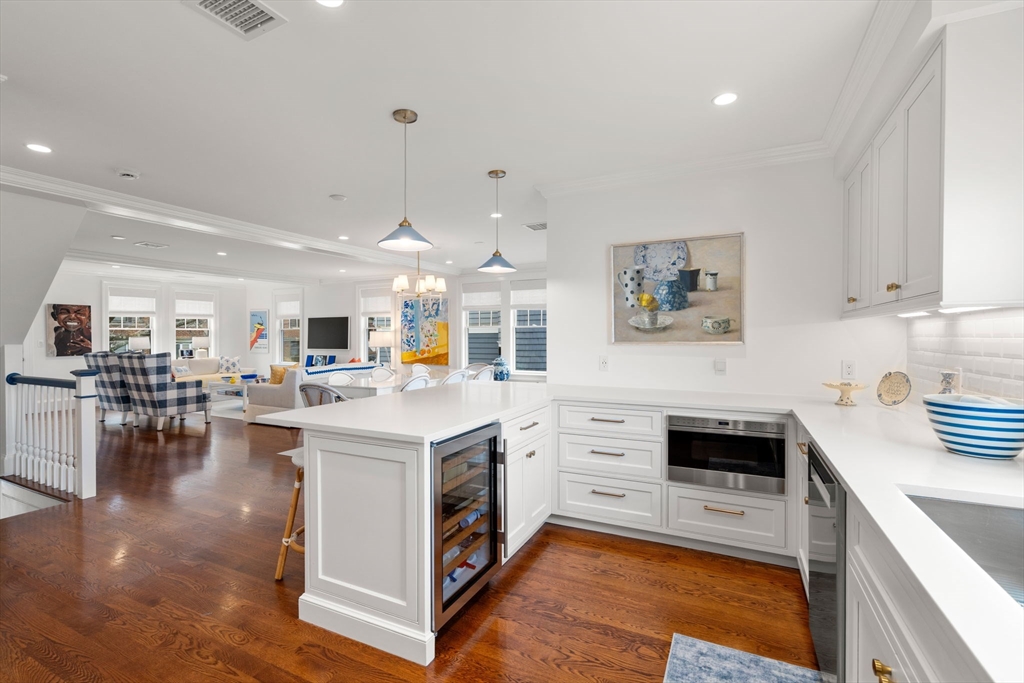 27 Summit Avenue, Unit 27 Brookline, MA 02446 - Photo 6 of 26