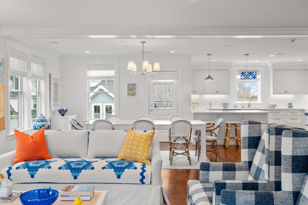 27 Summit Avenue, Unit 27 Brookline, MA 02446 - Photo 9 of 26