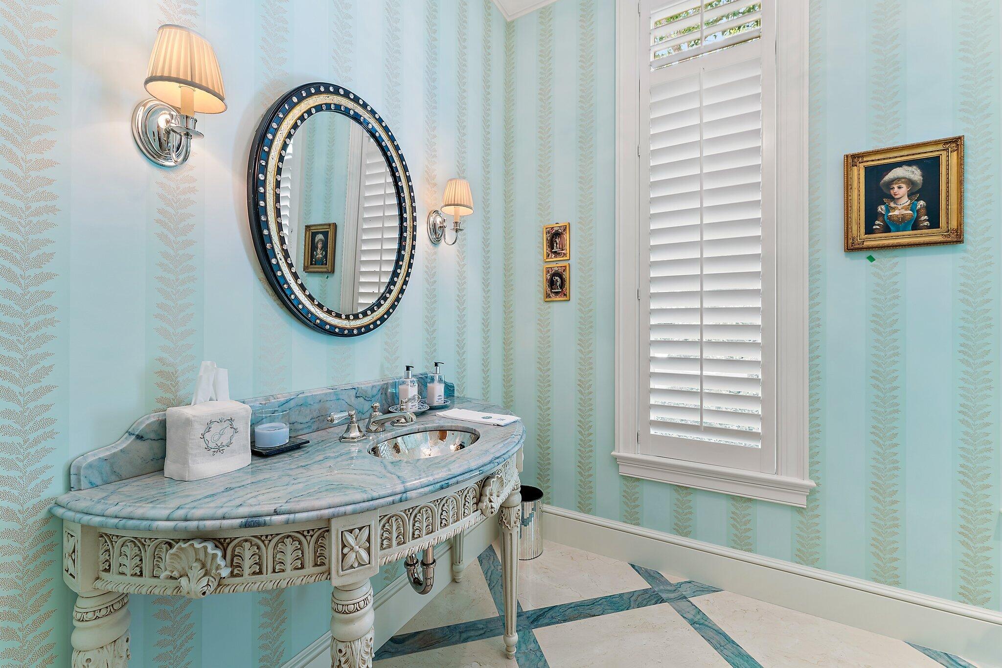 124 Bears Club Drive Jupiter, FL 33477 - Photo 11 of 67 a dining room with furniture a mirror and a window