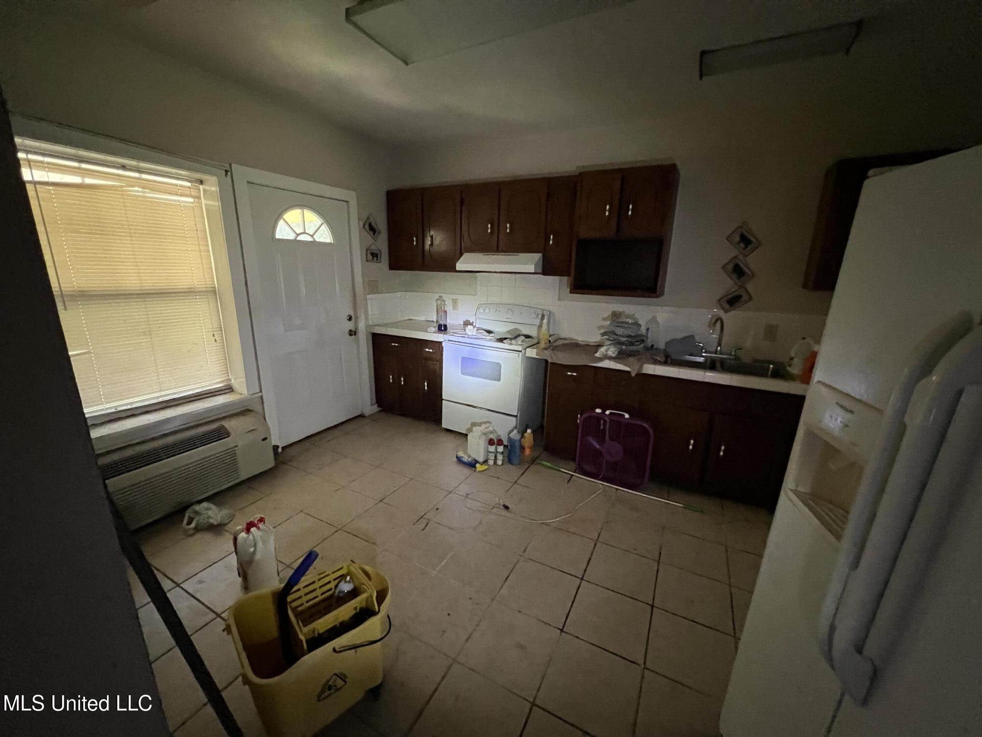 4812 Community Avenue Moss Point, MS 39563 - Photo 16 of 28 IMG_4464