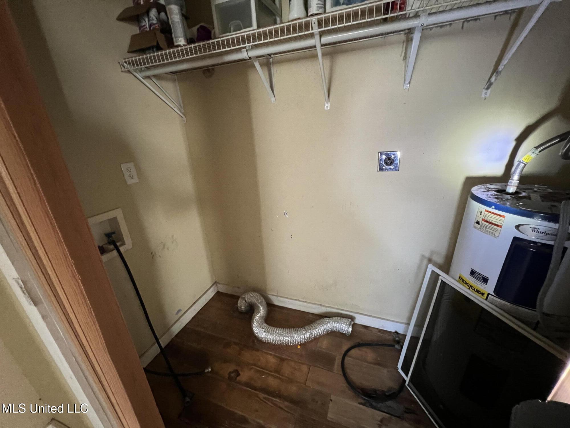 4812 Community Avenue Moss Point, MS 39563 - Photo 7 of 28 IMG_4454