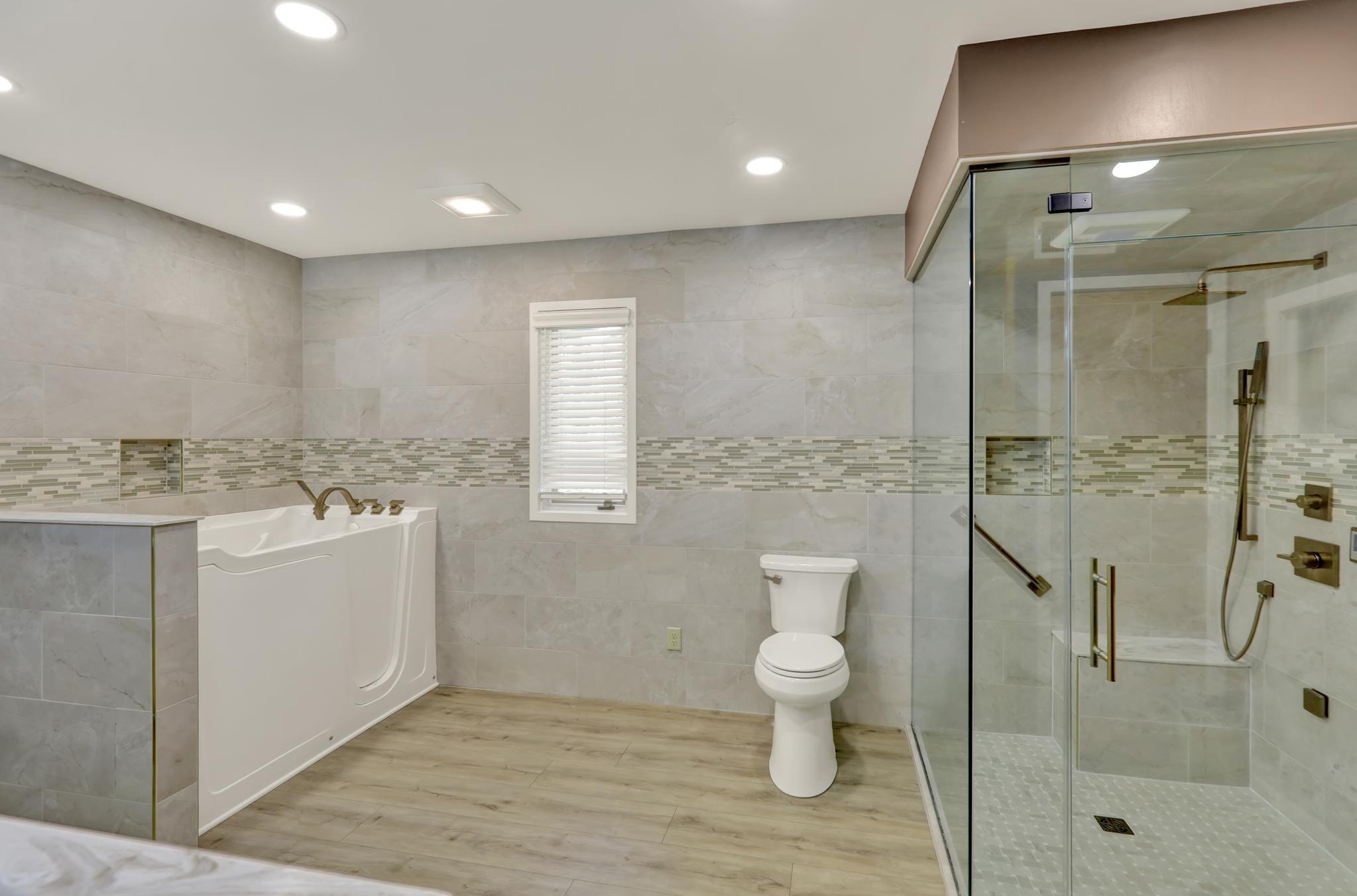 1617 Meadowlark Road Wyomissing, PA 19610 - Photo 24 of 36 Steam shower & step in whirlpool tub.