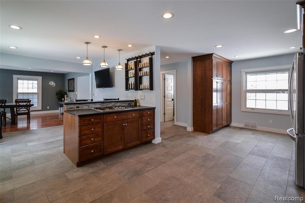 22759 Meadowbrook Road Novi, MI 48375 - Photo 8 of 36