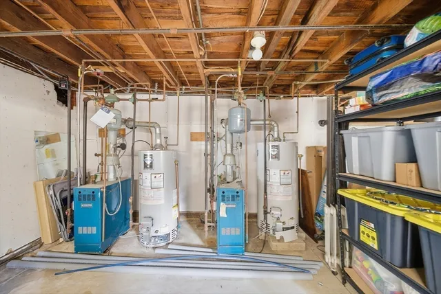 a view of a storage & utility room with washer and dryer