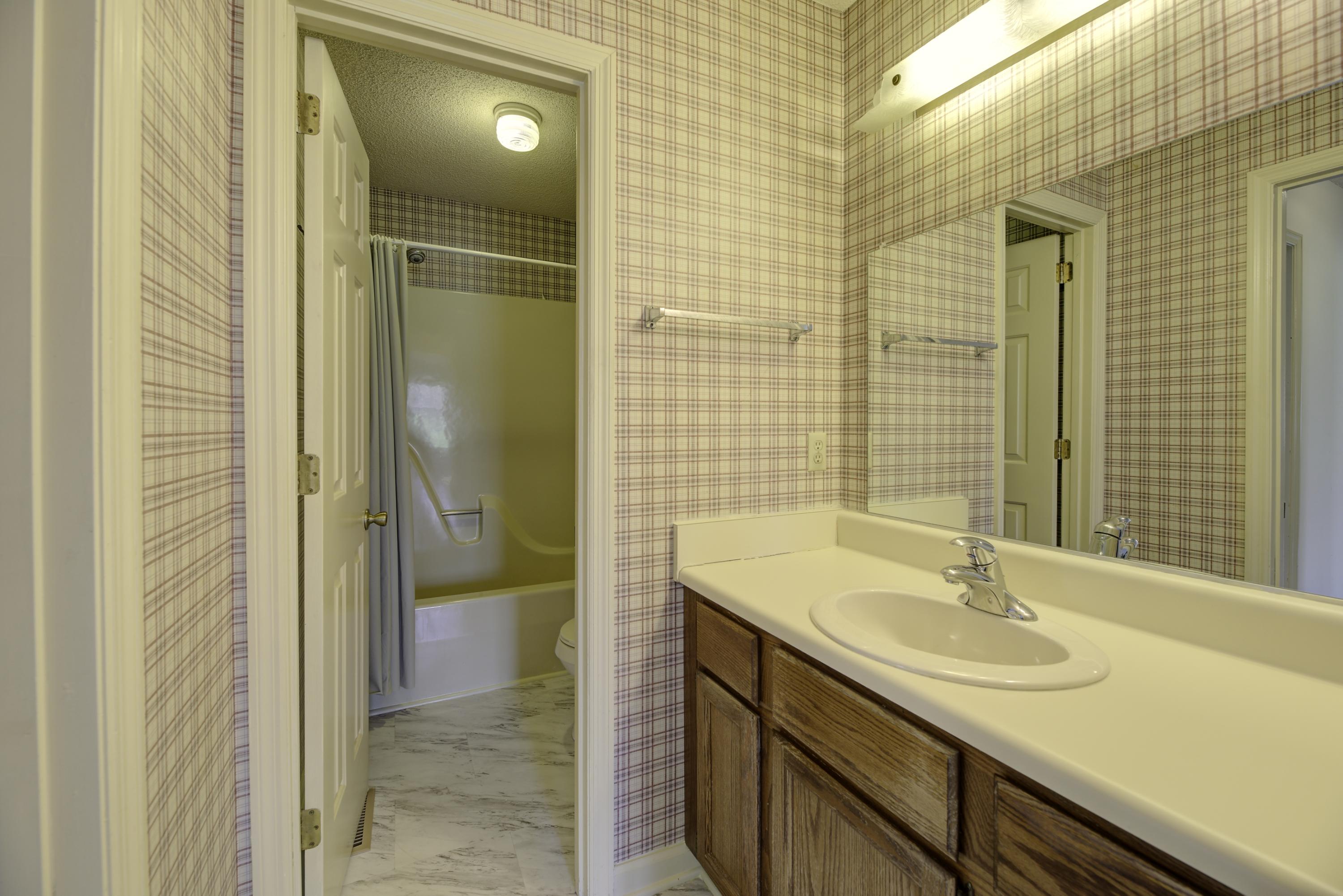 8405 Morin Road Chattanooga, TN 37421 - Photo 7 of 25 44 Bath_1_2T0A2449