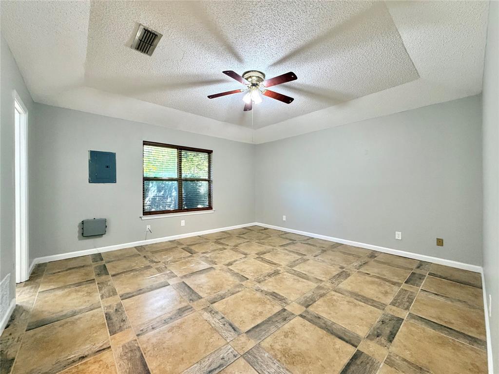 1821 Broadway Street Denton, TX 76201 - Photo 11 of 21 a view of an empty room
