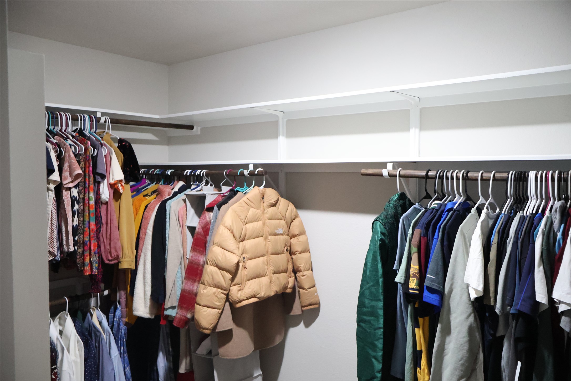 11500 Maple Leaf Way Manor, TX 78653 - Photo 20 of 29 View of walk in closet