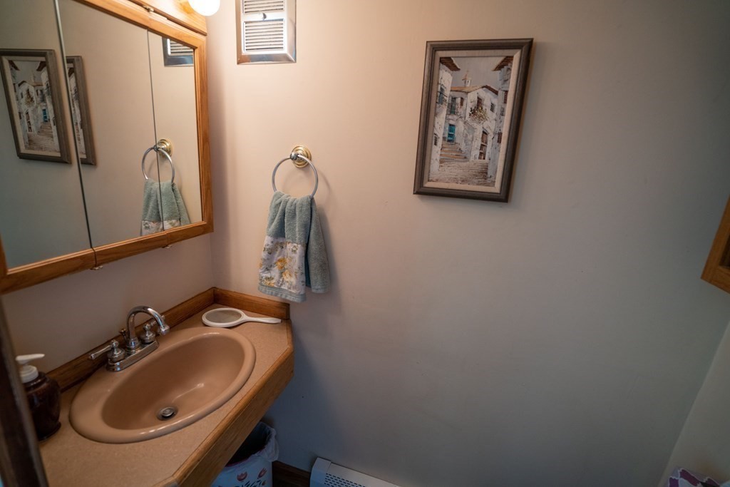 55 Baker Street Amherst, MA 01002 - Photo 14 of 29 Gallery Image 14