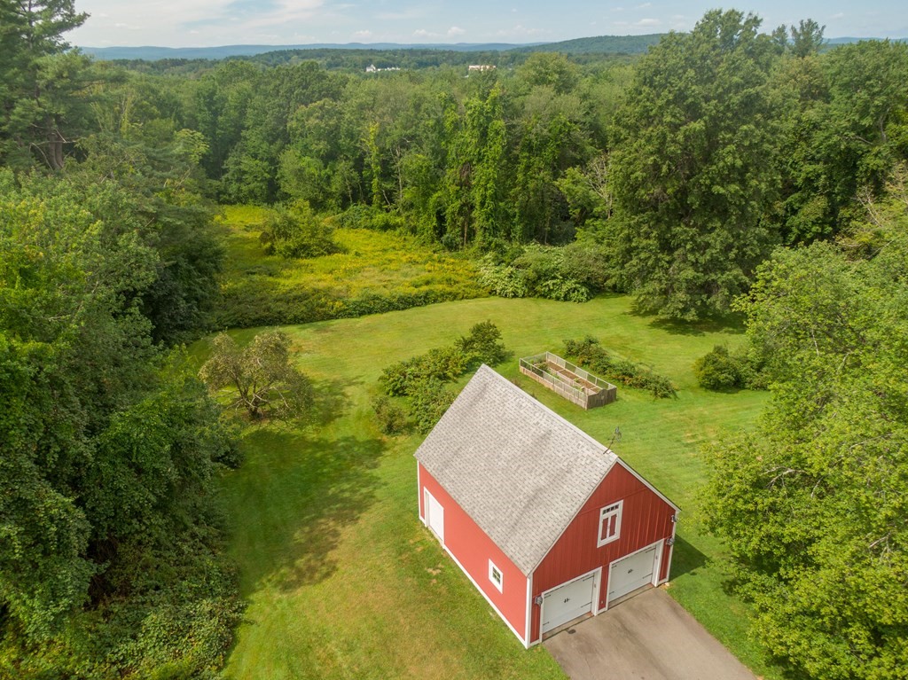 55 Baker Street Amherst, MA 01002 - Photo 5 of 29 Gallery Image 5