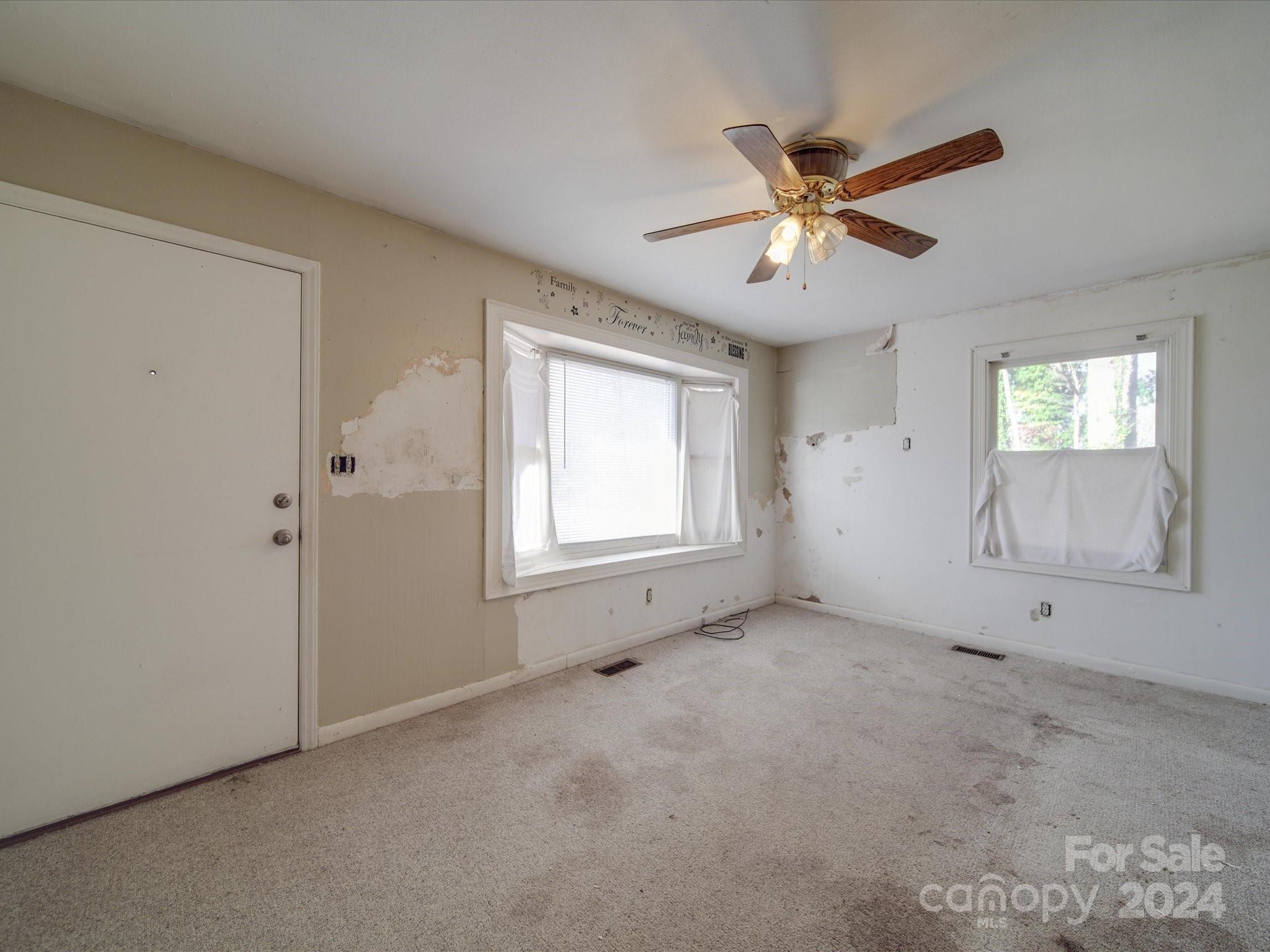 1910 Union Road Gastonia, NC 28054 - Photo 4 of 45 Gallery Image 4