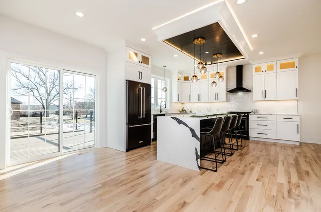 $815,900 | 9645 South 78th Court, Hickory Hills, IL 60457