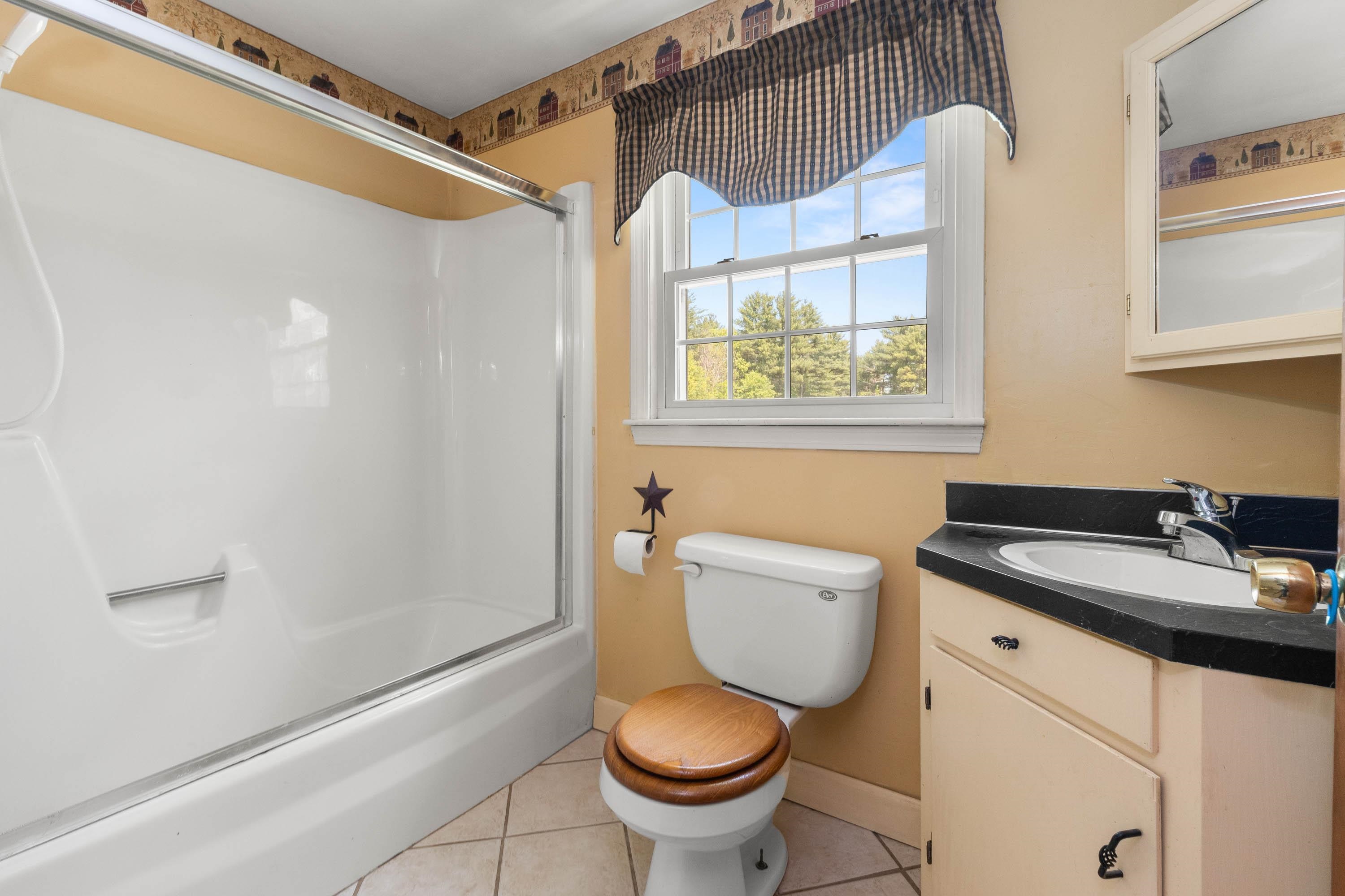 59 Exeter Road North Hampton, NH 03862 - Photo 17 of 40