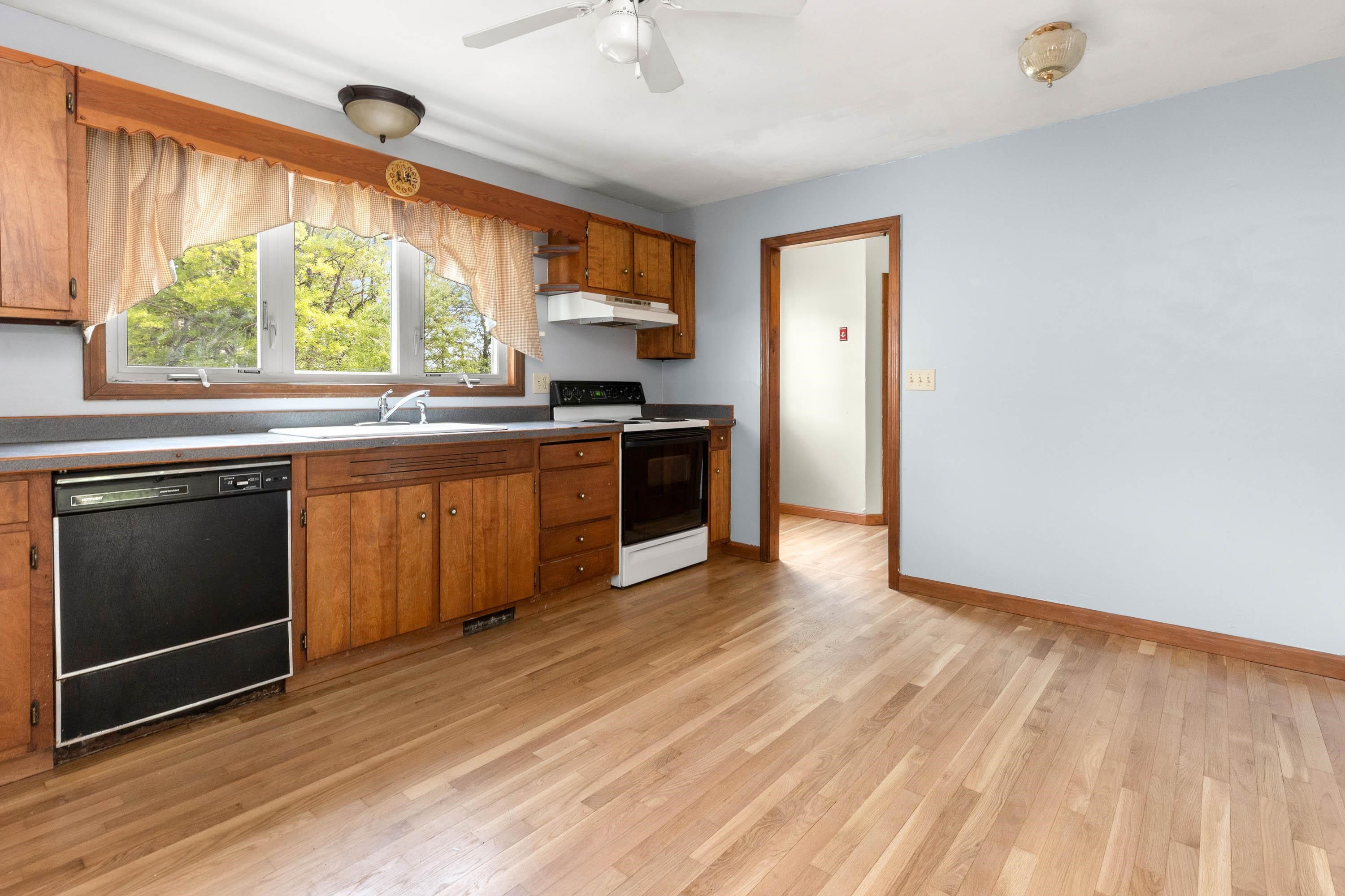 59 Exeter Road North Hampton, NH 03862 - Photo 9 of 40