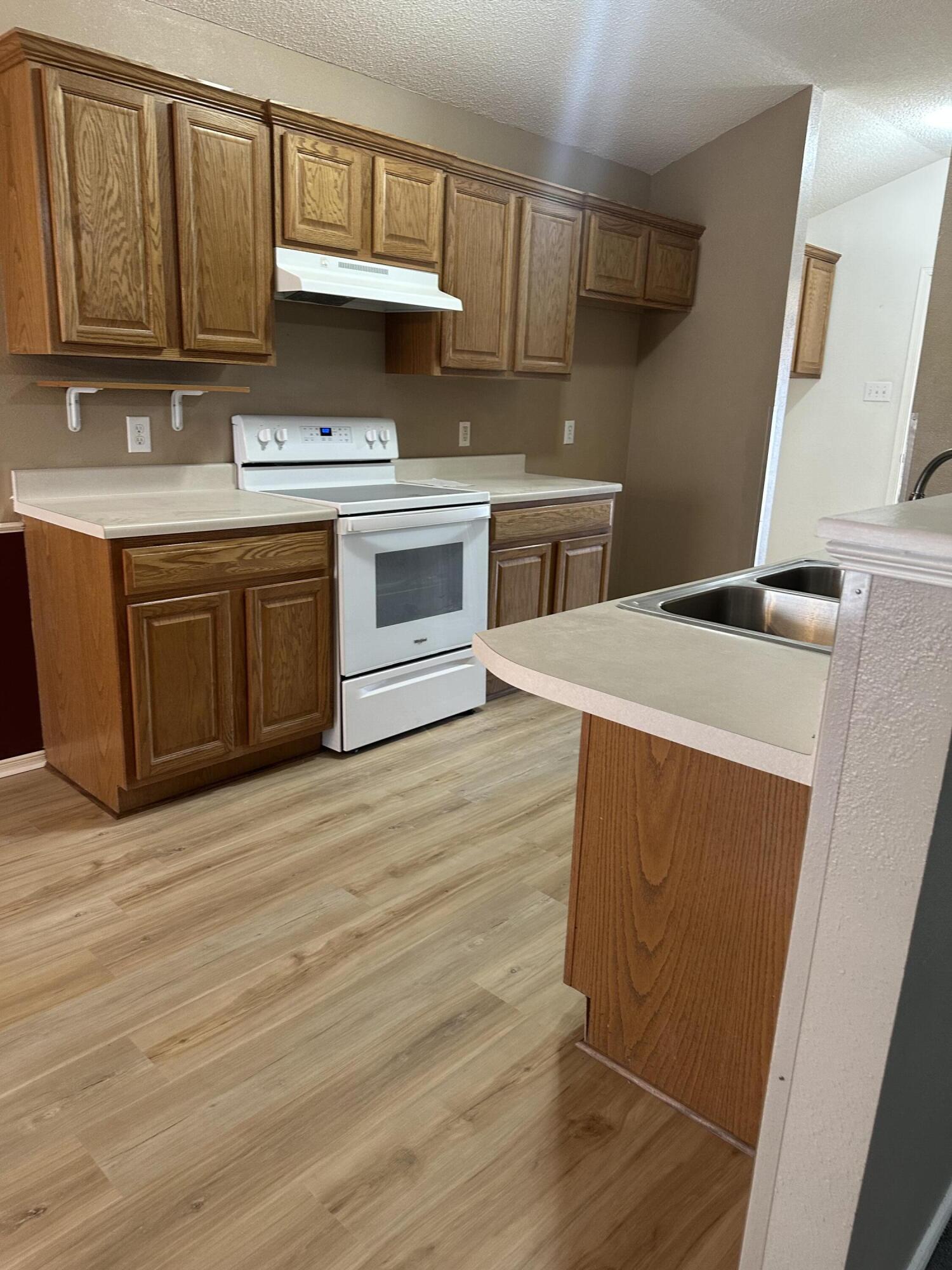 1708 77th Street Lubbock, TX 79423 - Photo 21 of 59 Kitchen