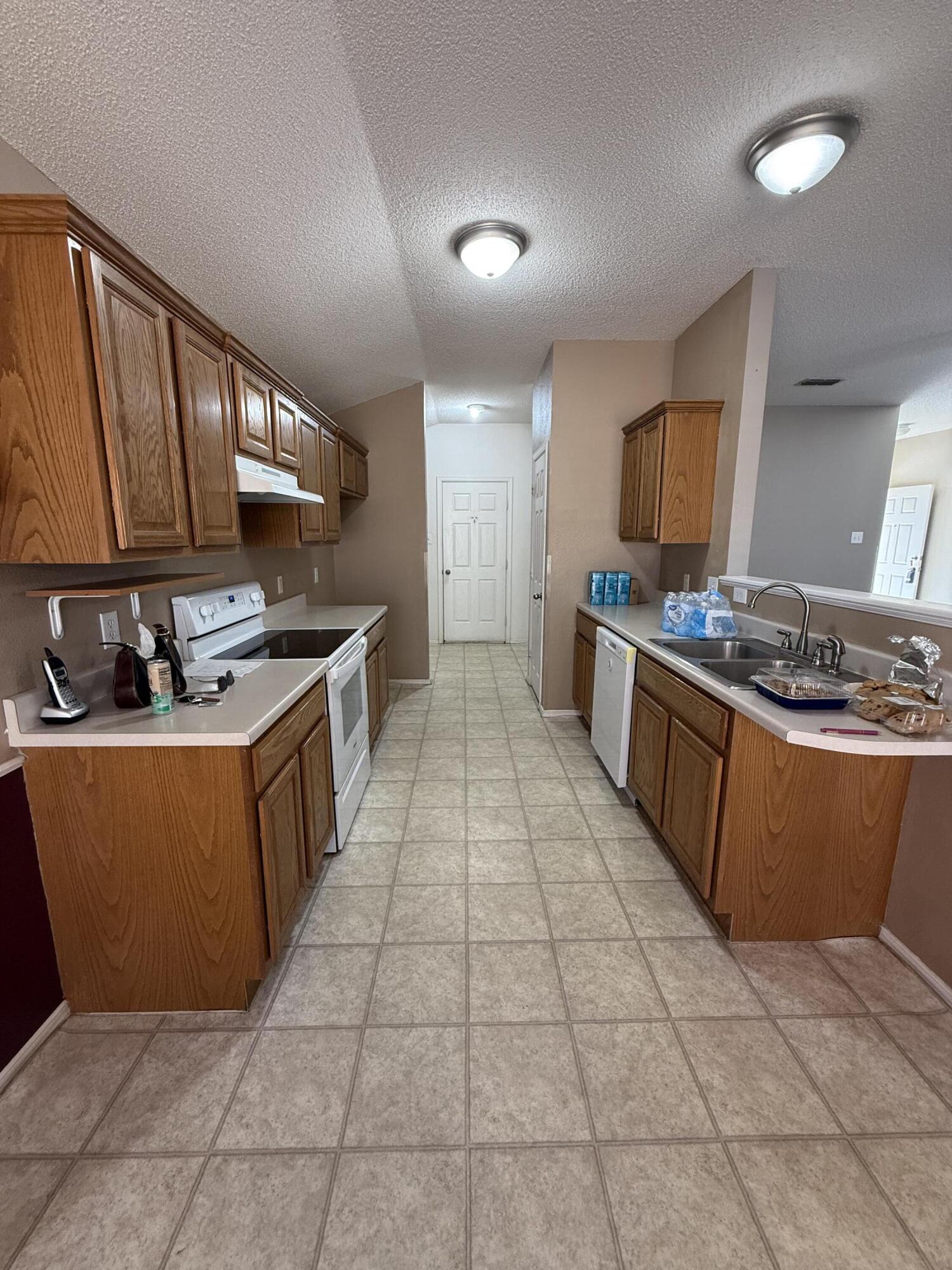 1708 77th Street Lubbock, TX 79423 - Photo 22 of 60 Kitchen
