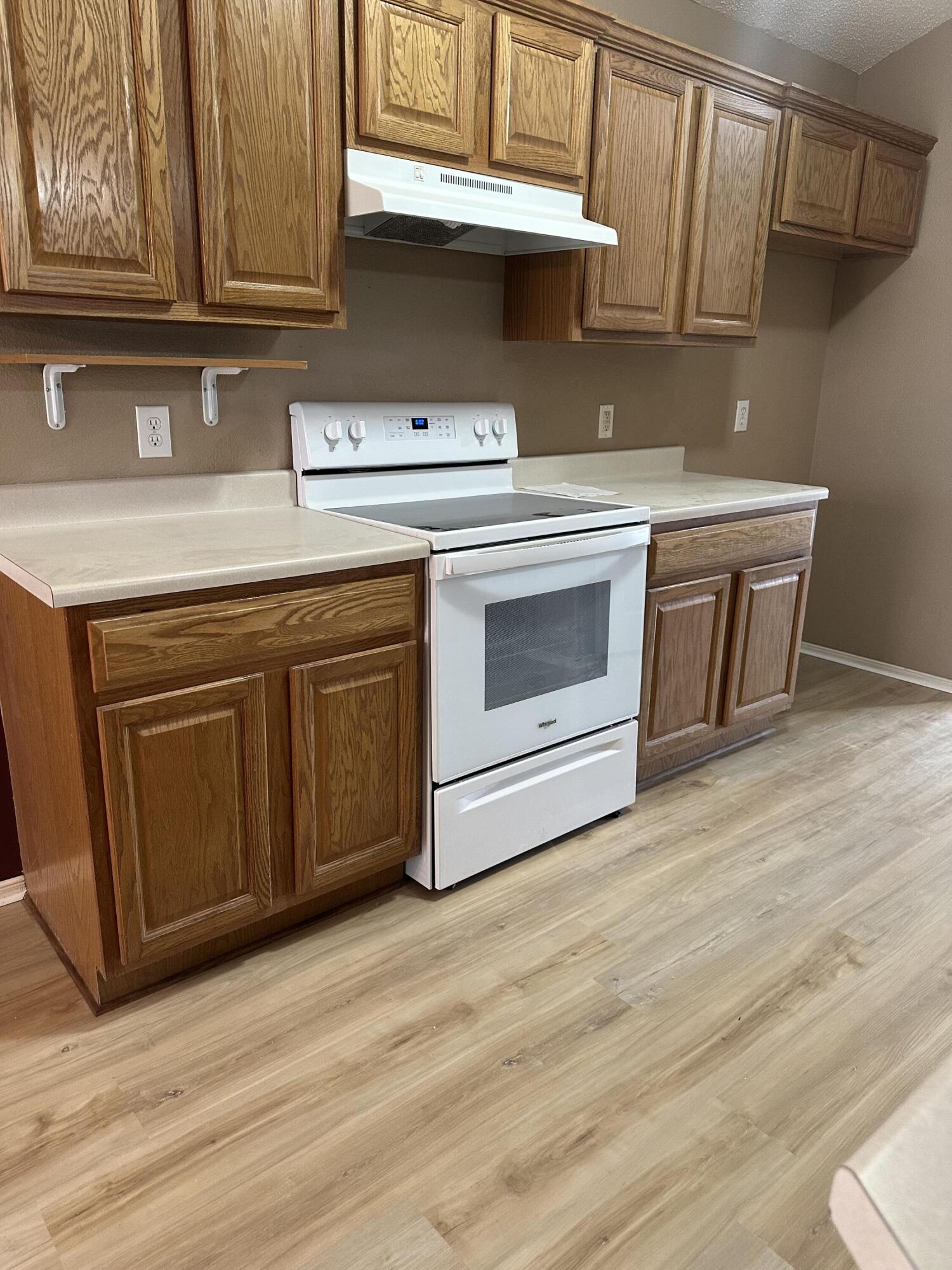 1708 77th Street Lubbock, TX 79423 - Photo 22 of 59 Kitchen