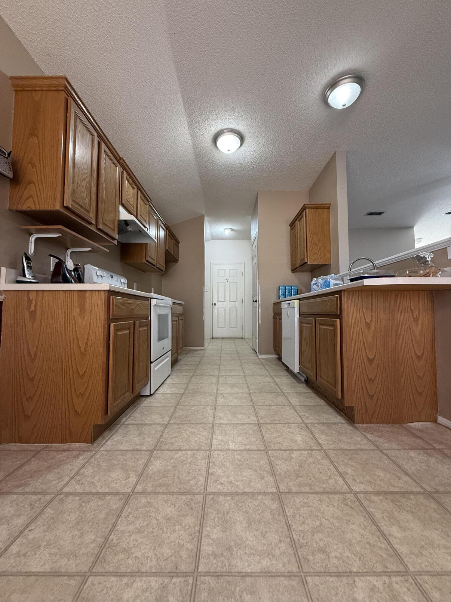 1708 77th Street Lubbock, TX 79423 - Photo 23 of 60 Kitchen
