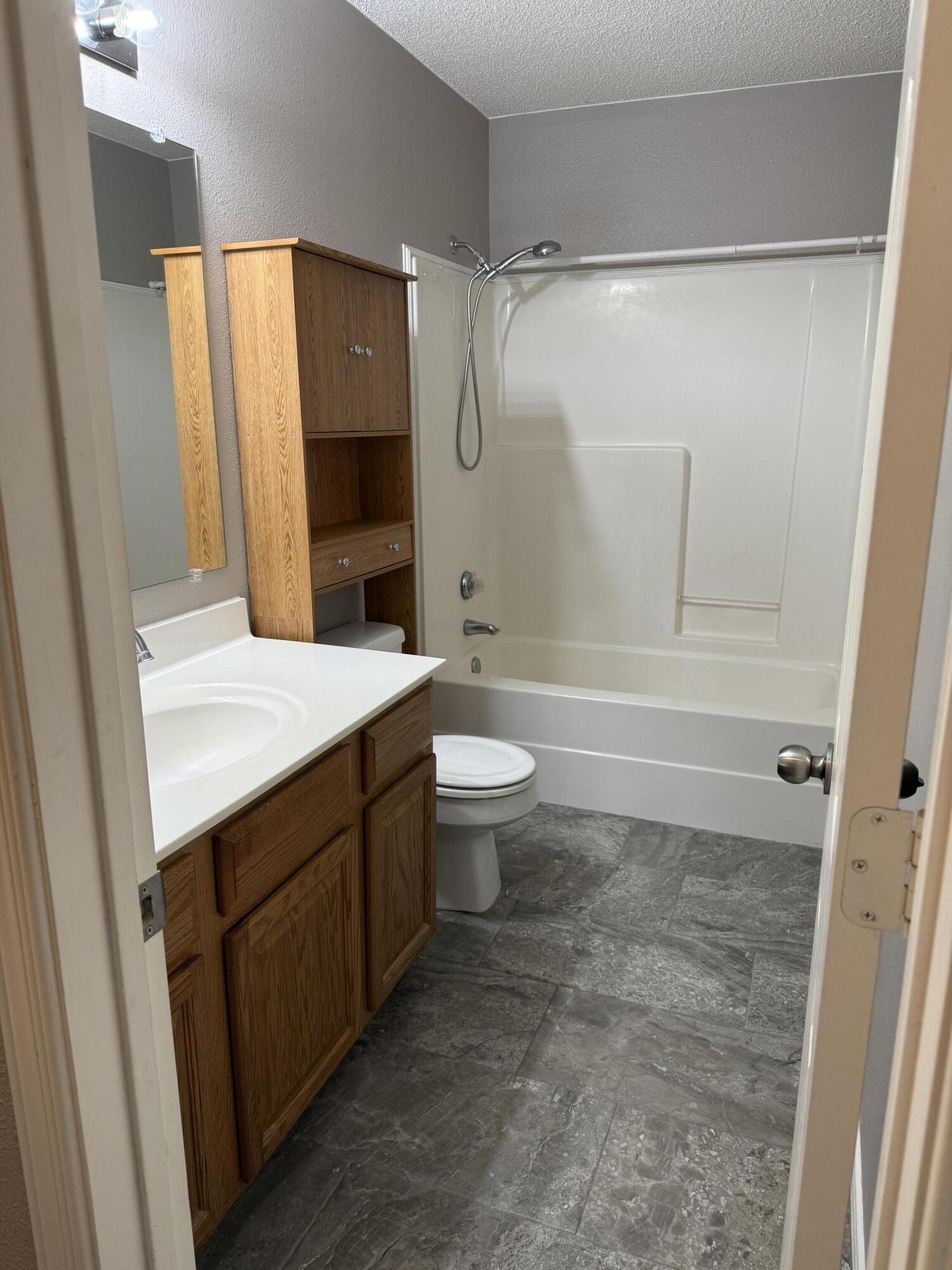 1708 77th Street Lubbock, TX 79423 - Photo 44 of 60 Bathroom