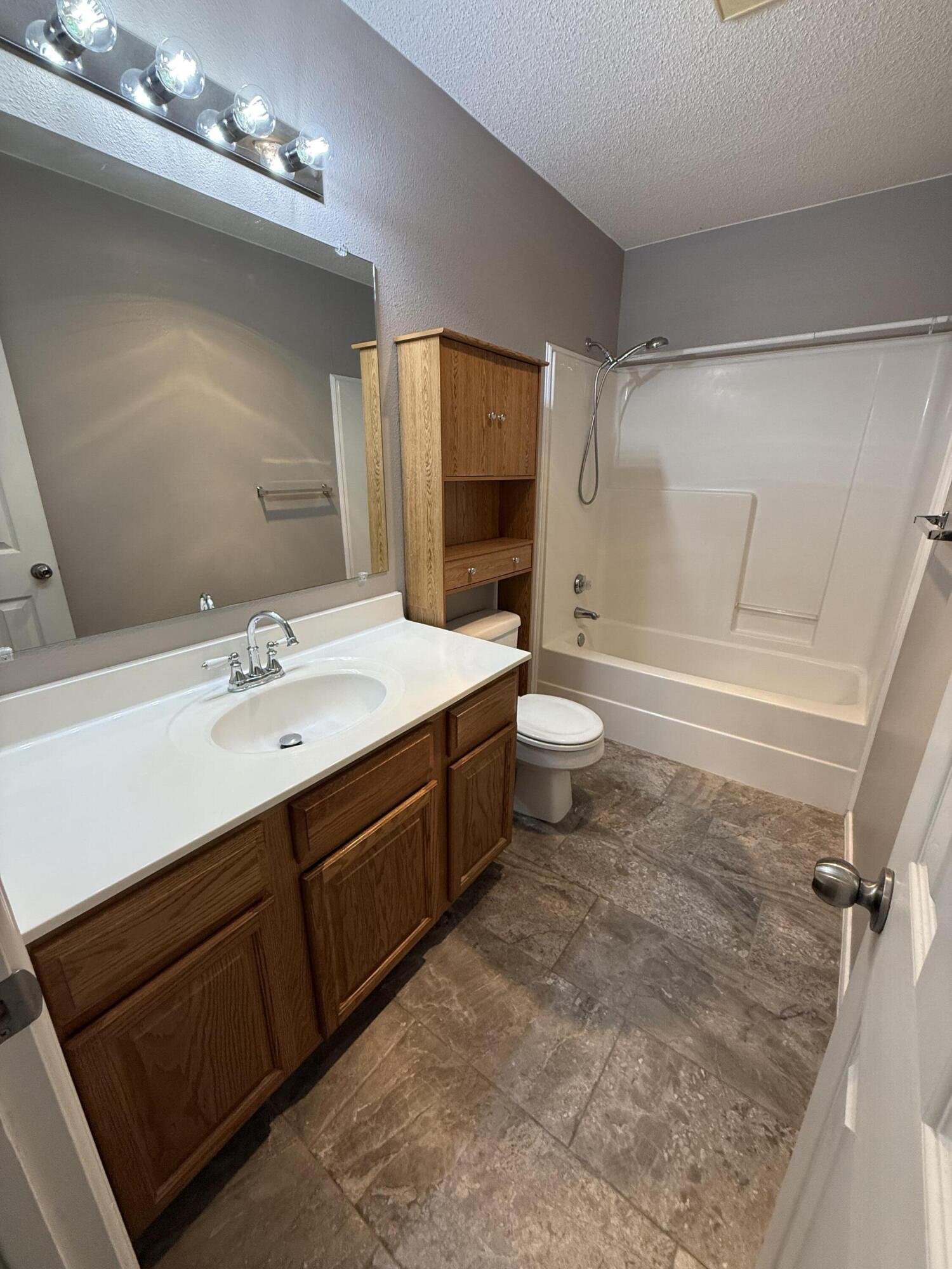 1708 77th Street Lubbock, TX 79423 - Photo 45 of 60 Bathroom