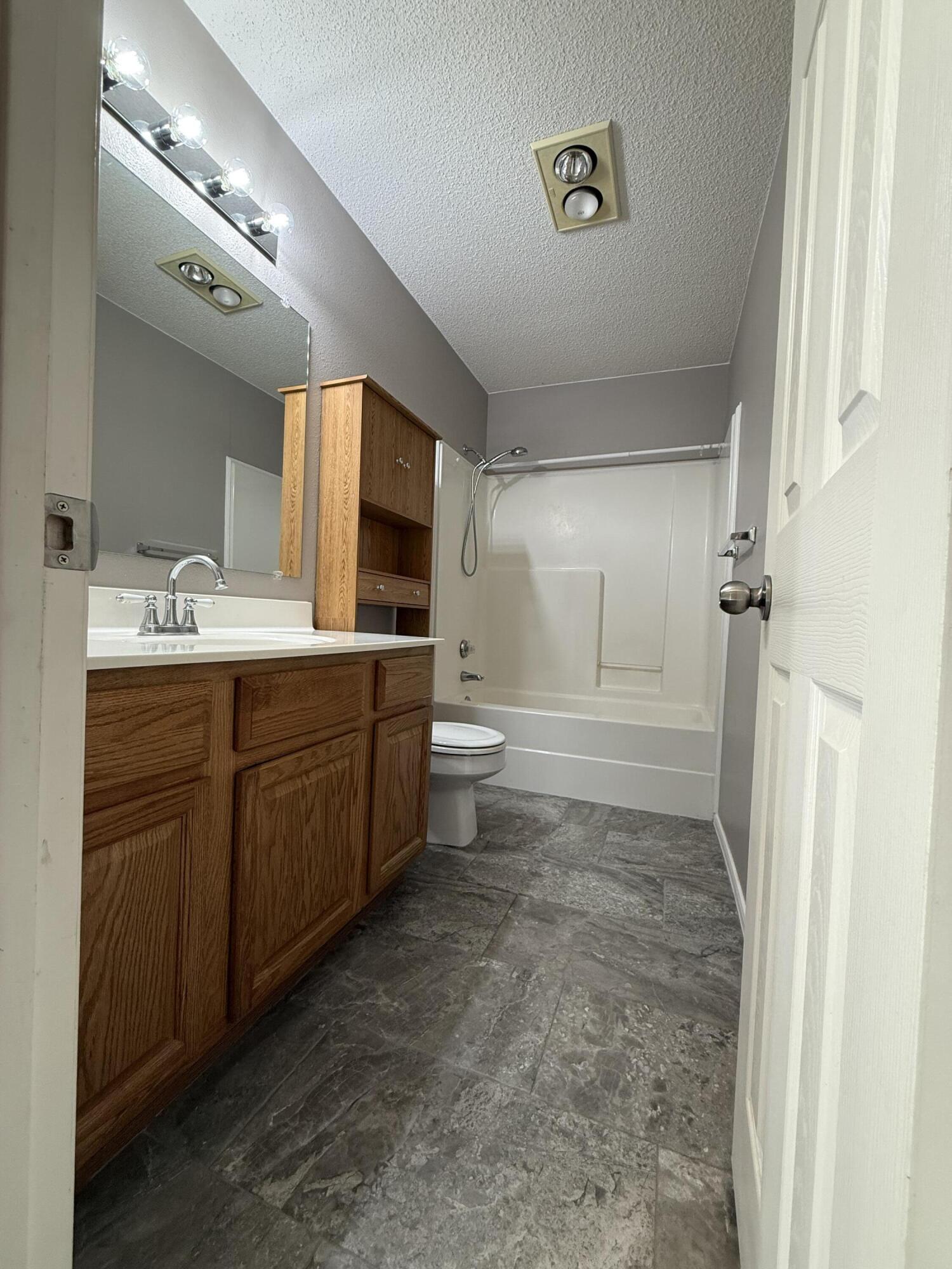 1708 77th Street Lubbock, TX 79423 - Photo 46 of 60 Bathroom