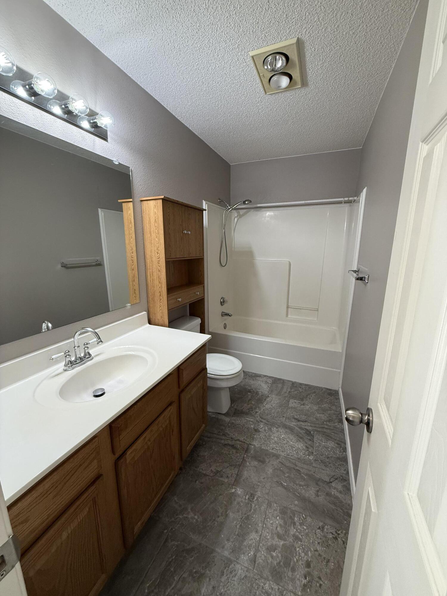 1708 77th Street Lubbock, TX 79423 - Photo 47 of 60 Bathroom