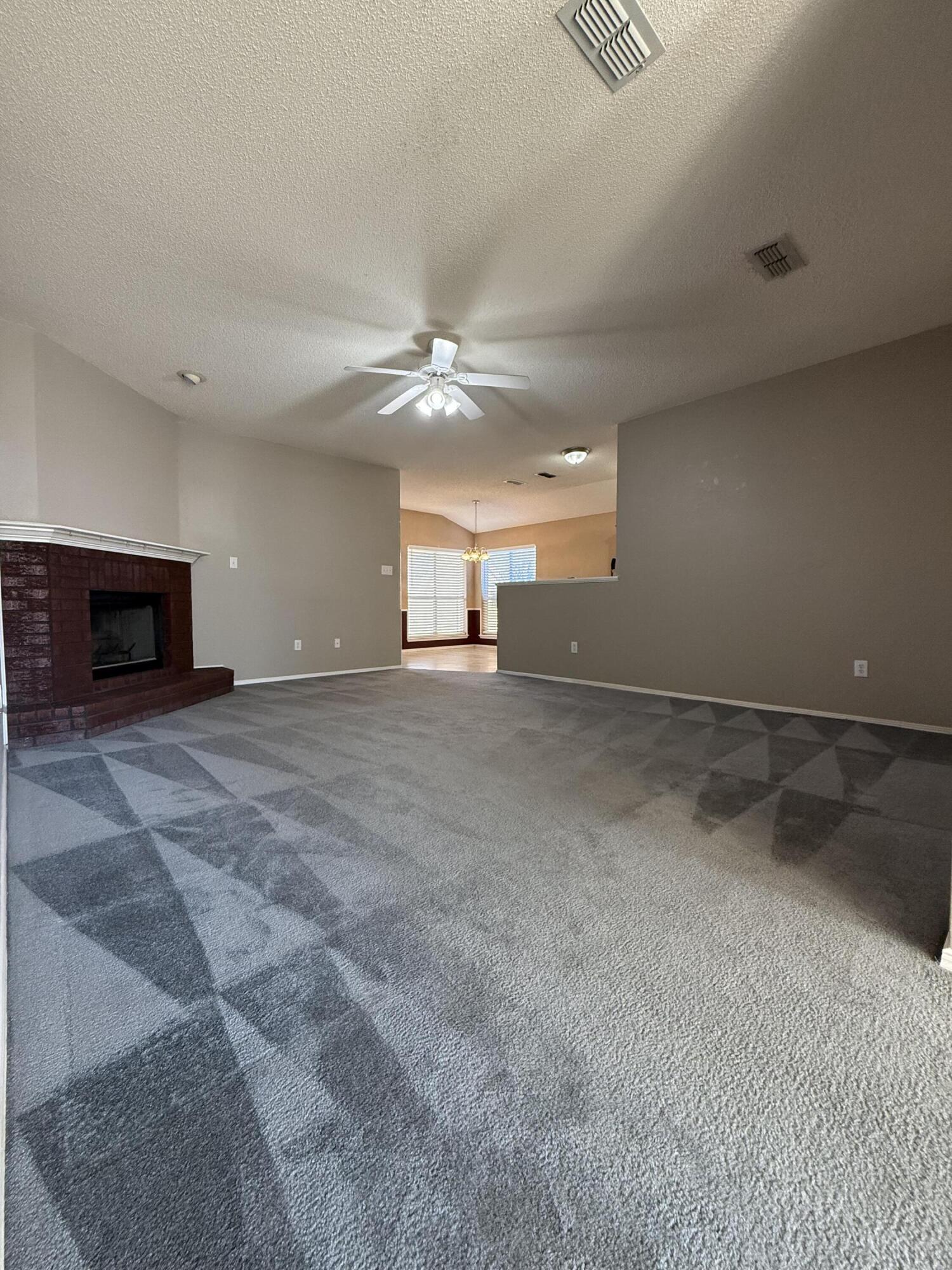 1708 77th Street Lubbock, TX 79423 - Photo 10 of 60 Living Room