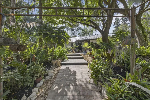 $650,000 | 17152 Sycamore Drive West, Loxahatchee, FL 33470