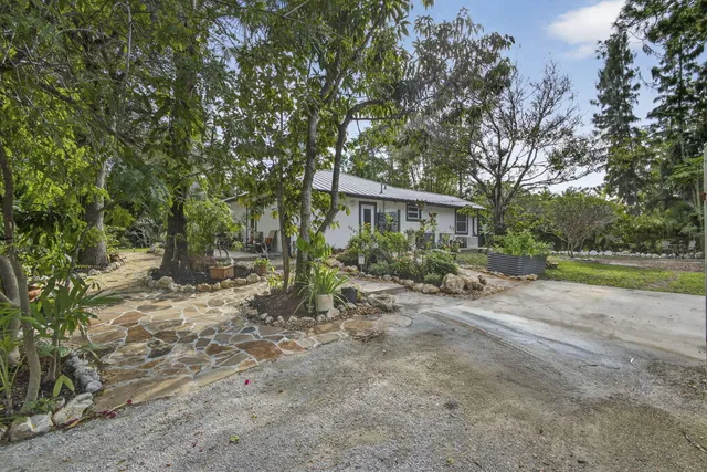 $650,000 | 17152 Sycamore Drive West, Loxahatchee, FL 33470