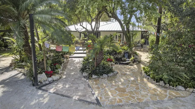 $650,000 | 17152 Sycamore Drive West, Loxahatchee, FL 33470