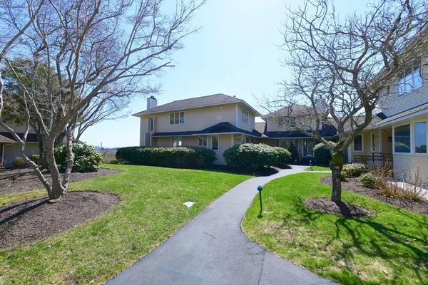 $3,300 | 4 Bittersweet Lane, Unit 4G YEARLY, Bourne, MA 02532