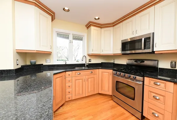 $3,300 | 4 Bittersweet Lane, Unit 4G YEARLY, Bourne, MA 02532