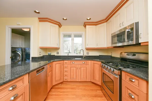 $3,300 | 4 Bittersweet Lane, Unit 4G YEARLY, Bourne, MA 02532