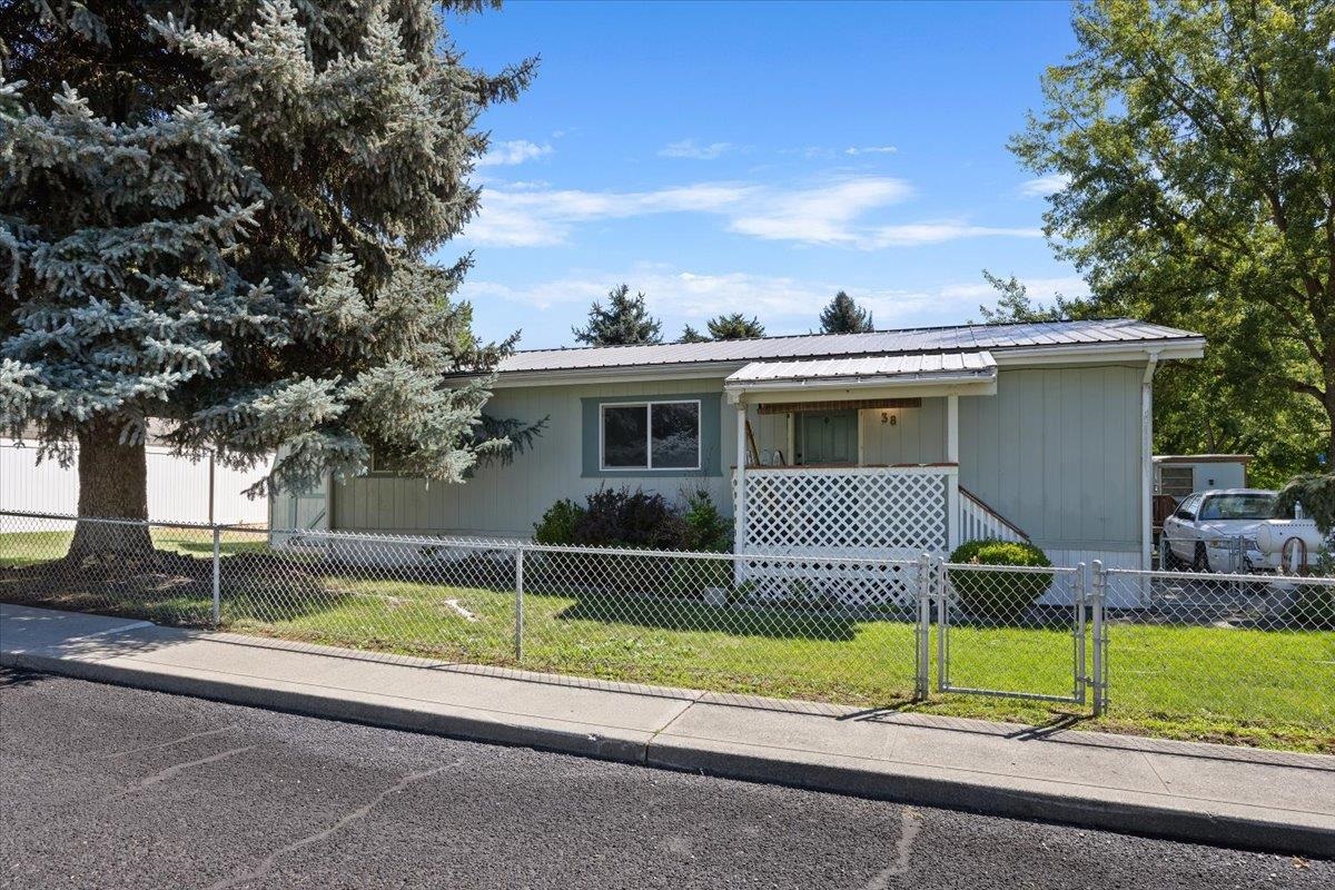 3110 East Chattaroy Road, Unit 38 Chattaroy, WA 99003 - Photo 1 of 24 Gallery Image 1