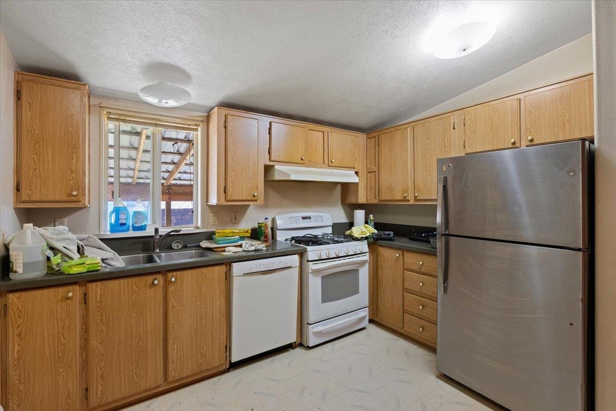 3110 East Chattaroy Road, Unit 38 Chattaroy, WA 99003 - Photo 7 of 24 Gallery Image 7
