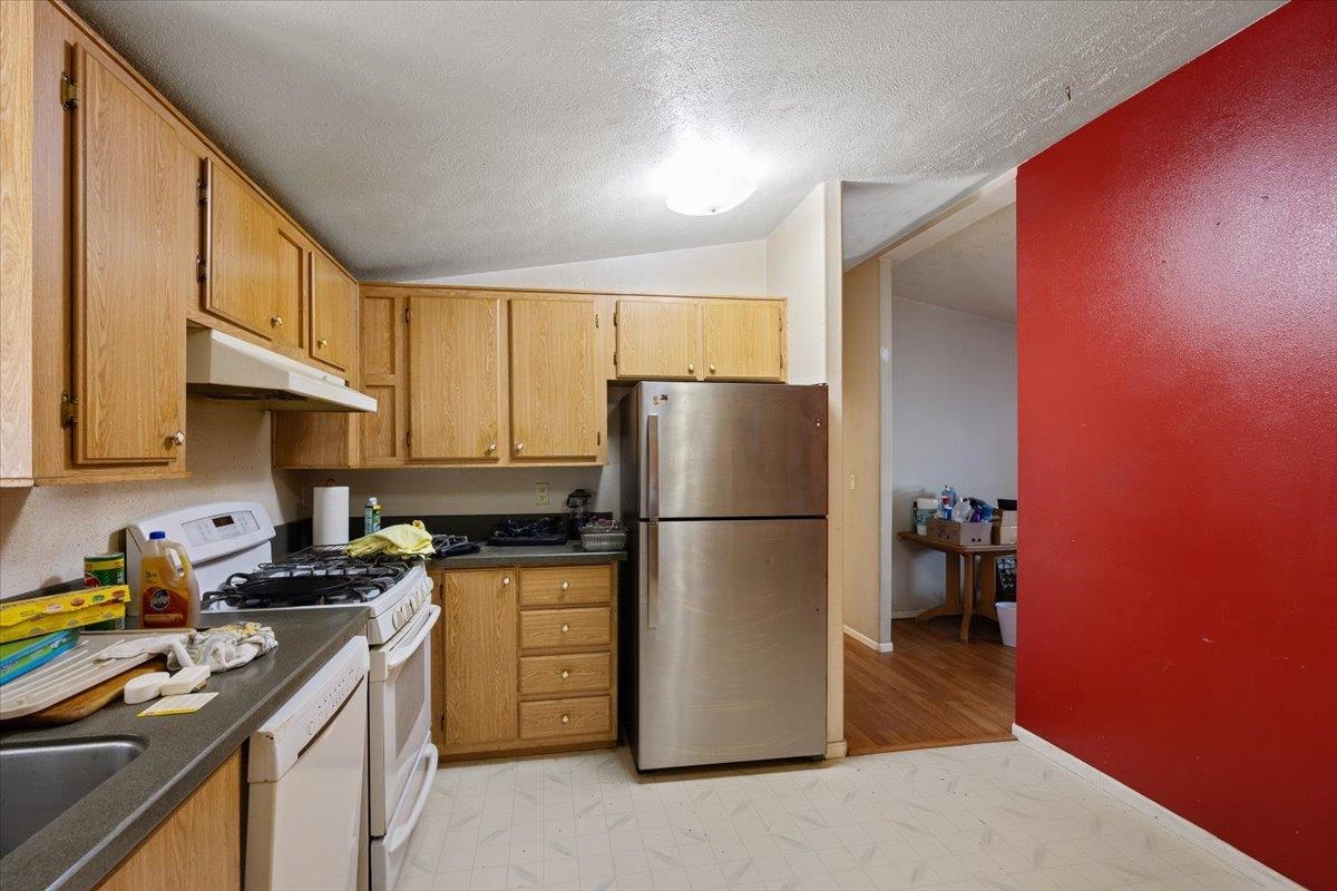 3110 East Chattaroy Road, Unit 38 Chattaroy, WA 99003 - Photo 8 of 24 Gallery Image 8
