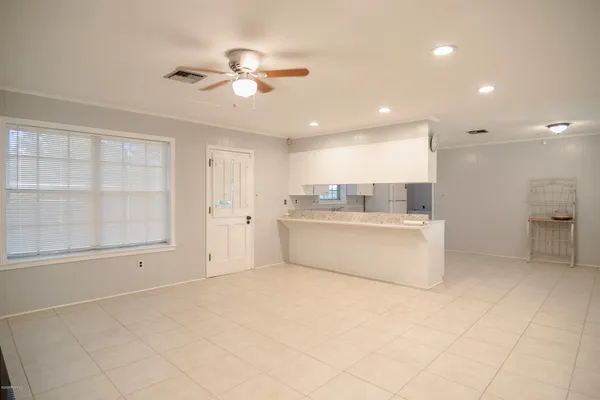 $1,750 | 111 Valencia Drive, Lafayette, LA 70506