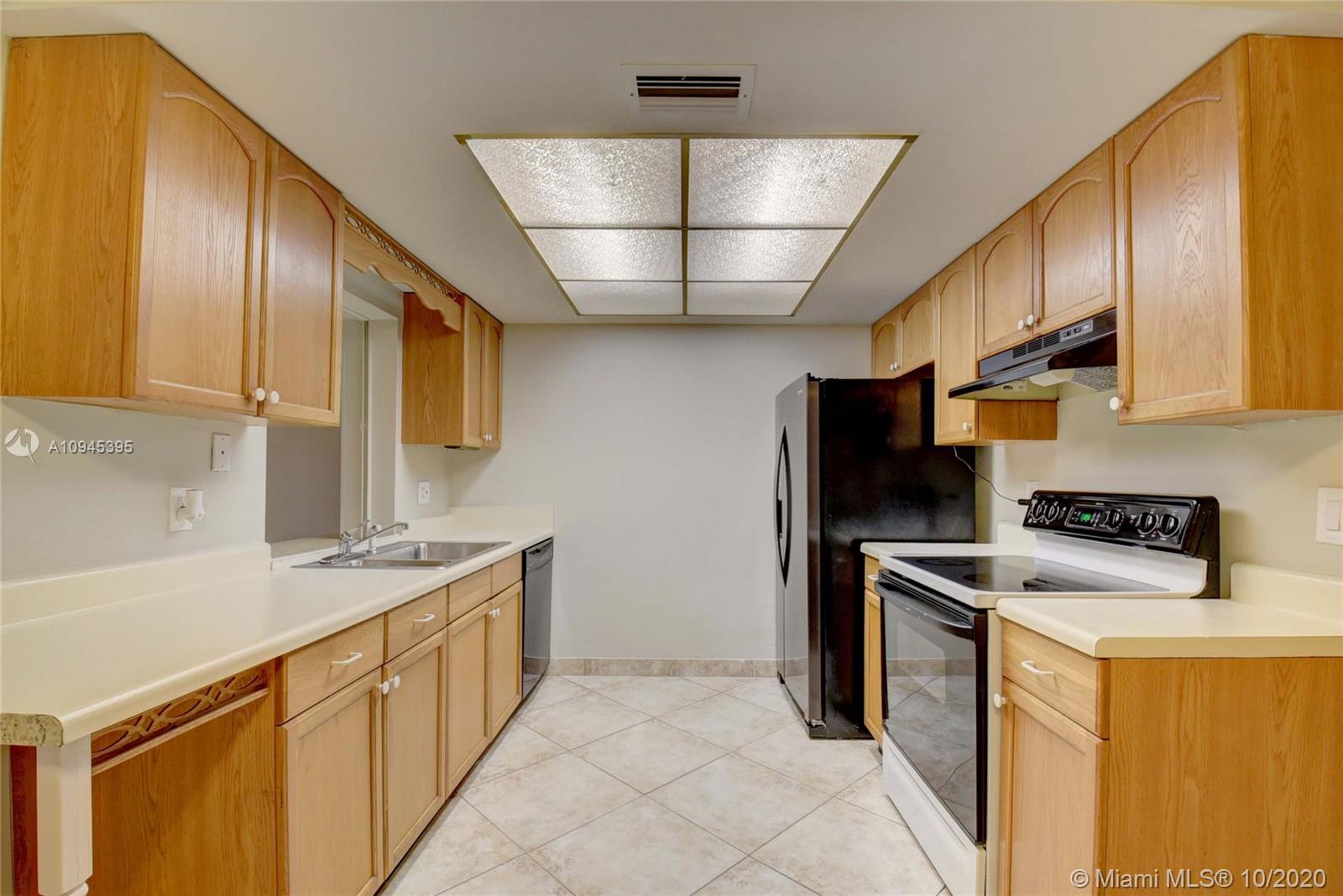 22726 Southwest 66th Avenue Boca Raton, FL 33428 - Photo 13 of 58
