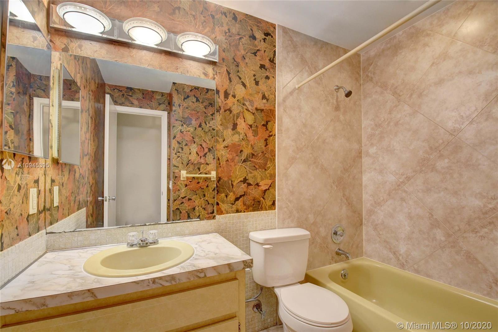 22726 Southwest 66th Avenue Boca Raton, FL 33428 - Photo 26 of 58