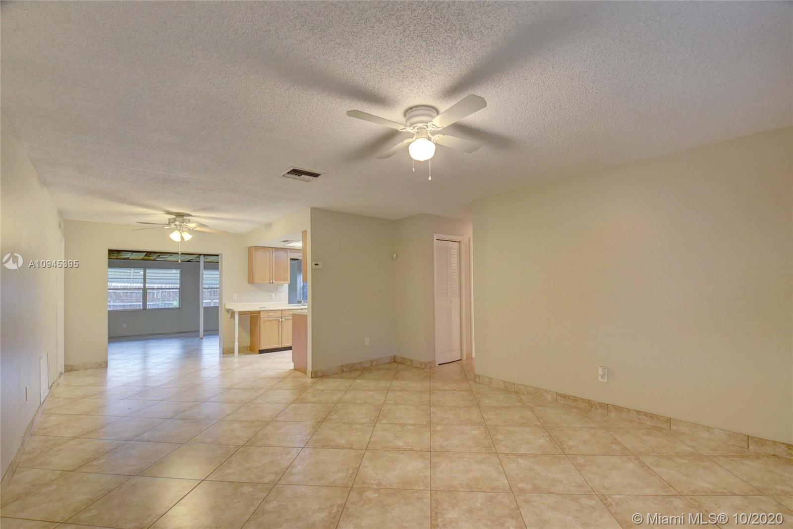 22726 Southwest 66th Avenue Boca Raton, FL 33428 - Photo 9 of 58