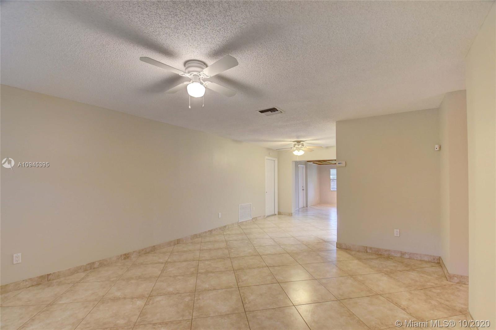 22726 Southwest 66th Avenue Boca Raton, FL 33428 - Photo 10 of 58