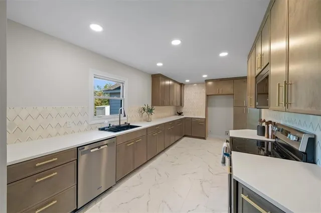 $549,000 | 134 Northeast 47th Street, Kansas City, MO 64116