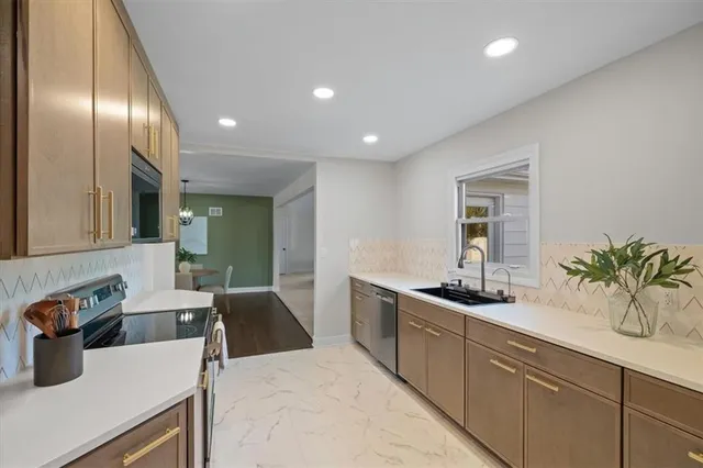 $549,000 | 134 Northeast 47th Street, Kansas City, MO 64116