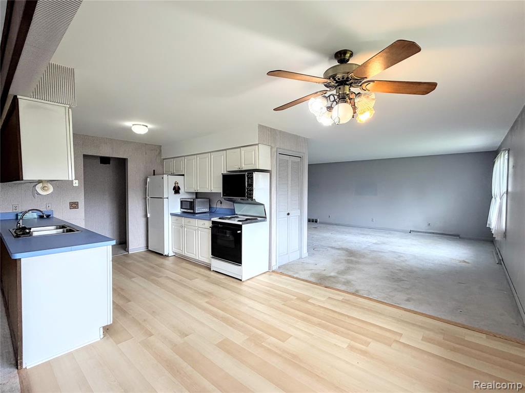 8079 Farley Road Pinckney, MI 48169 - Photo 13 of 43