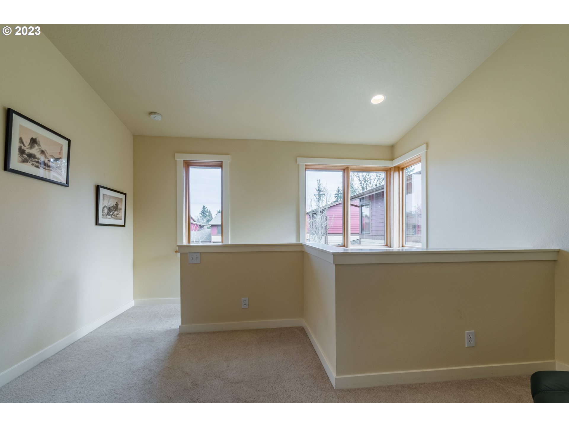 1410 Perdue Loop Eugene, OR 97401 - Photo 16 of 32 a living room with furniture and a window