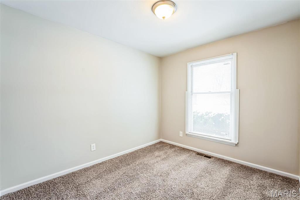 2327 Fair Acres Road St. Louis, MO 63136 - Photo 11 of 15 Gallery Image 11