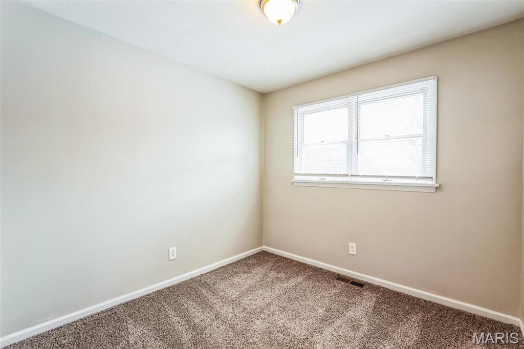 2327 Fair Acres Road St. Louis, MO 63136 - Photo 10 of 15 Gallery Image 10